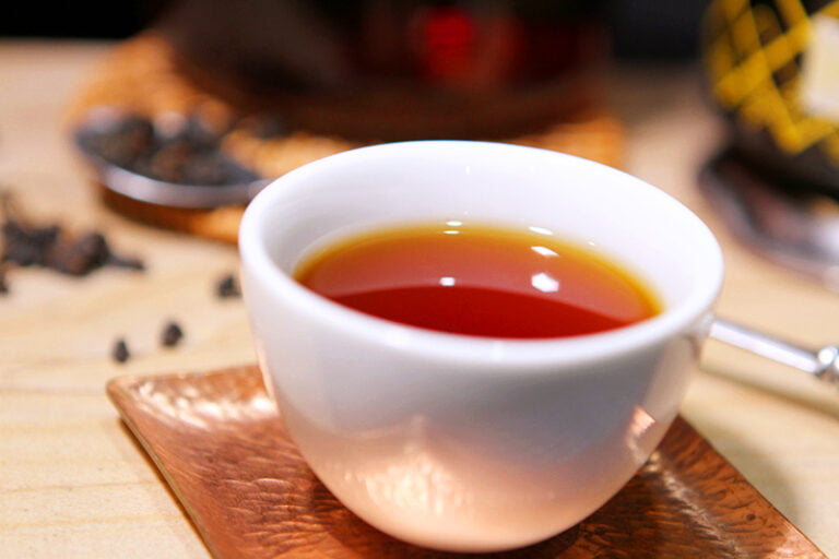 在上班時也可以隨時來一杯台灣老茶